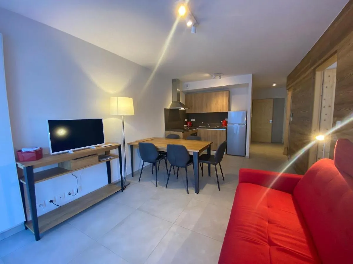 Lumineux Et Spacieux Appartement Contemporain Dans Une Residence Recente Et Paisible A Chatel - Fr-1-693-48 Apartment